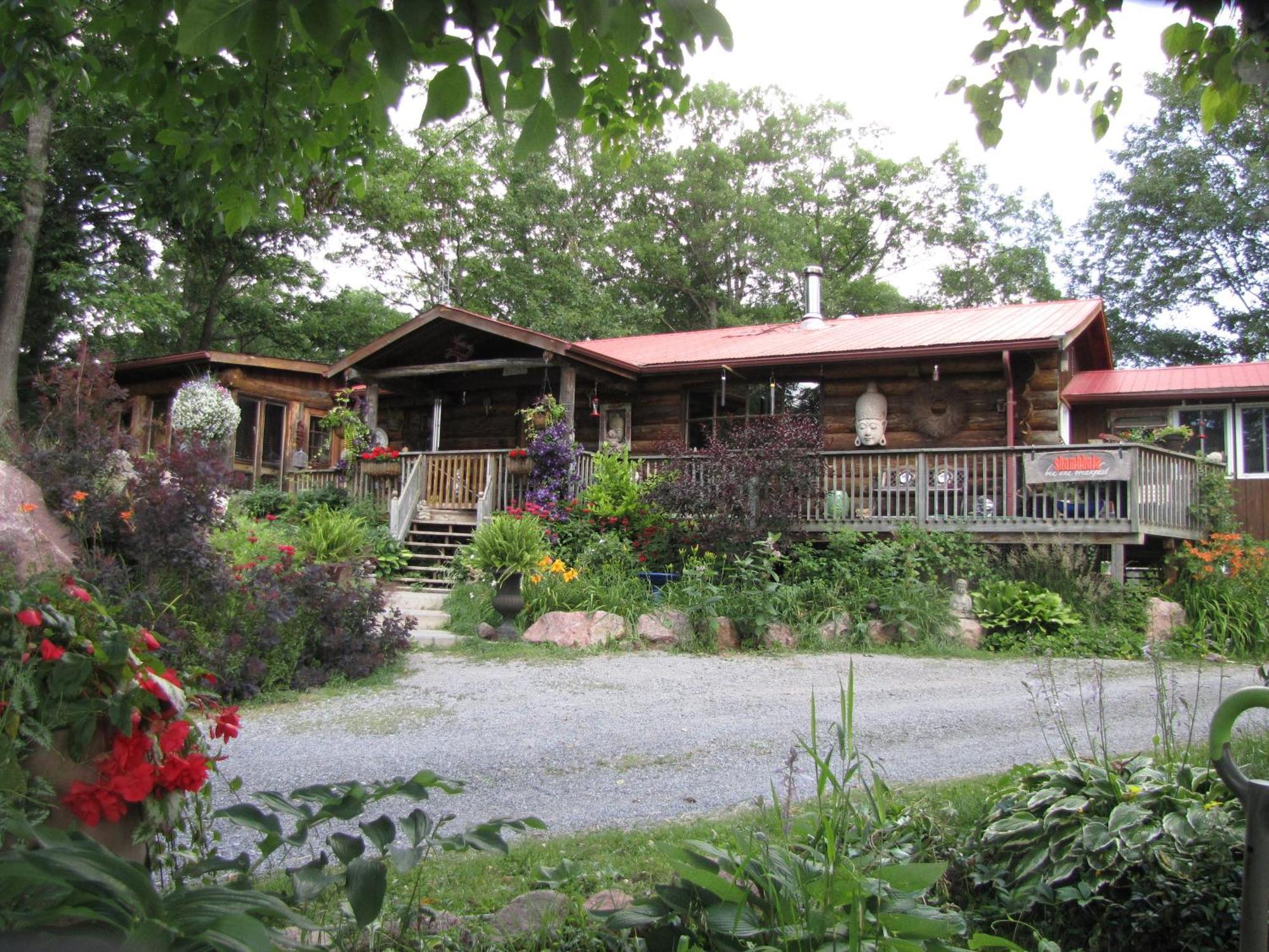Shambhala Bed And Breakfast Buckhorn Exterior photo