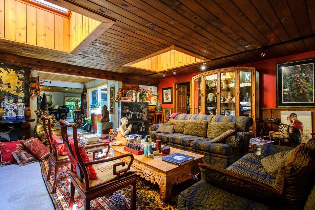 Shambhala Bed And Breakfast Buckhorn Exterior photo